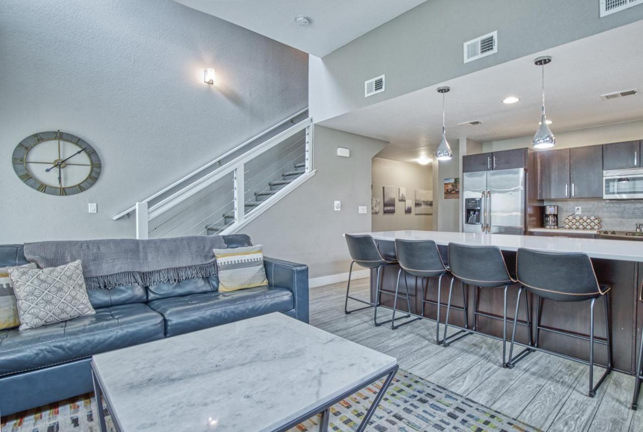 Modern Townhome Near Old Town, Breweries, & River! Φορτ Κόλινς Εξωτερικό φωτογραφία
