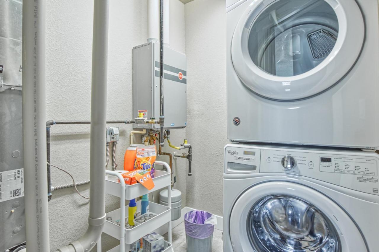 Modern Townhome Near Old Town, Breweries, & River! Φορτ Κόλινς Εξωτερικό φωτογραφία