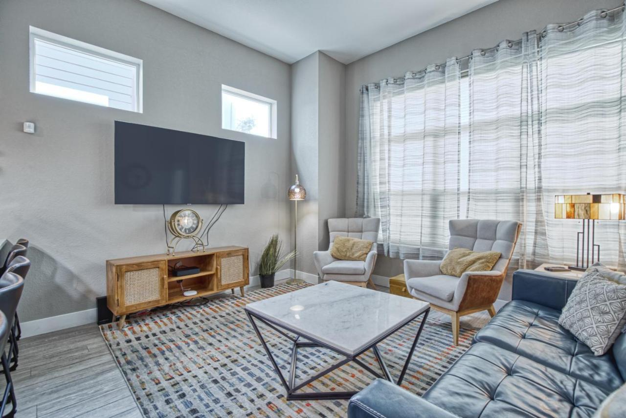 Modern Townhome Near Old Town, Breweries, & River! Φορτ Κόλινς Εξωτερικό φωτογραφία