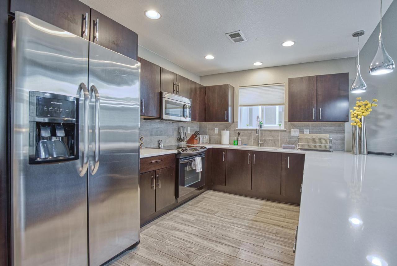 Modern Townhome Near Old Town, Breweries, & River! Φορτ Κόλινς Εξωτερικό φωτογραφία